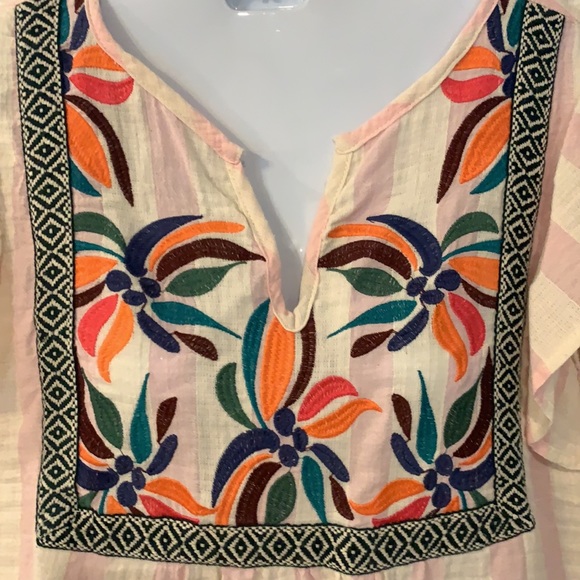 Fun Linen Top! - Picture 2 of 3